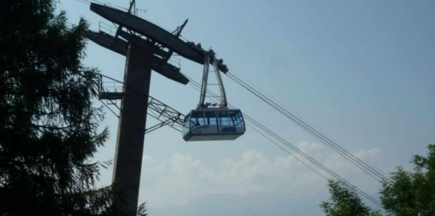 Seilbahnvermessung Stützen / Bahnachse / Gebäude Pendelbahn Weggis, Rigi Kaltbad, 3D Achsplan mit Höhenkurven, 2D Mastansichten mit Durchbiegungsskala, 3D Dachaufsicht