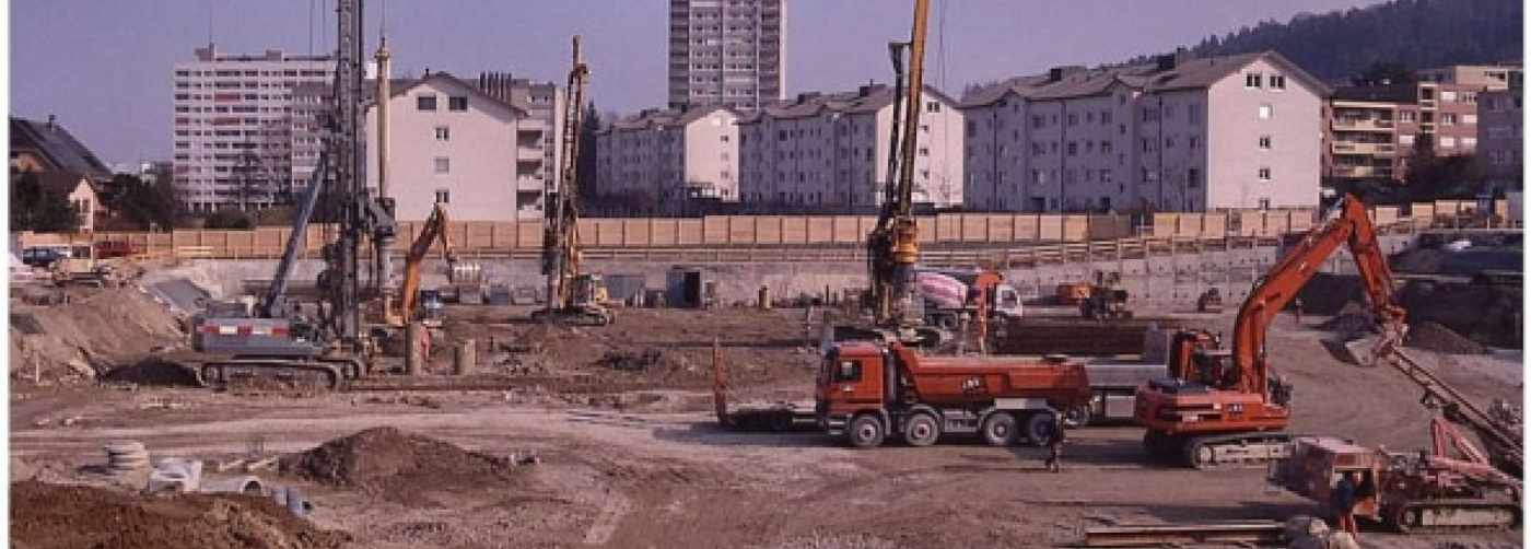 Überbauung Zentrum Huob Pfäffikon, Projekt und Bauleitung Baugrube mit Baugrubensicherung und Pfahlfundation