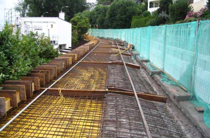 Sanierung Trottoirauskragung Hafen 
8832 Wollerau, Sanierung des gesamten Bauwerkes mit Teilabbruch und Neubau., Stabilisierung des Bauwerkes mittels Micropfählung.