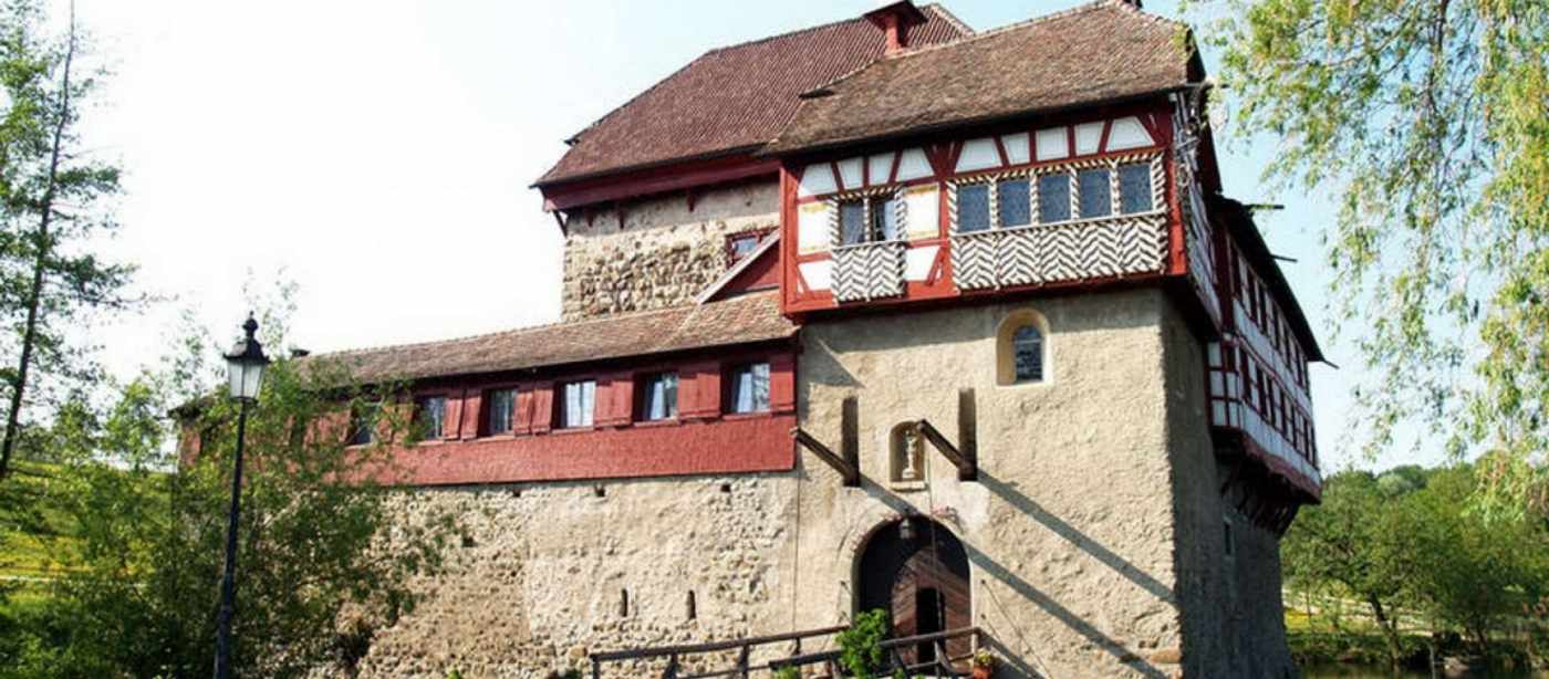 Architekturvermessung
Wasserschloss Hagenwil, Gebäudevermessung:, Fassadenpläne, Grundrisse, Schnitte, Orthoansichten