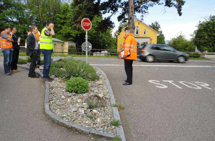 Betriebskonzept Seestrasse, Küsnacht, Erlenbach, Begehung, Aufarbeiten verkehrstechnische Randbedingungen, Schwachstellenanalyse, Zieldefinition, Machbarkeits-und Variantenstudium