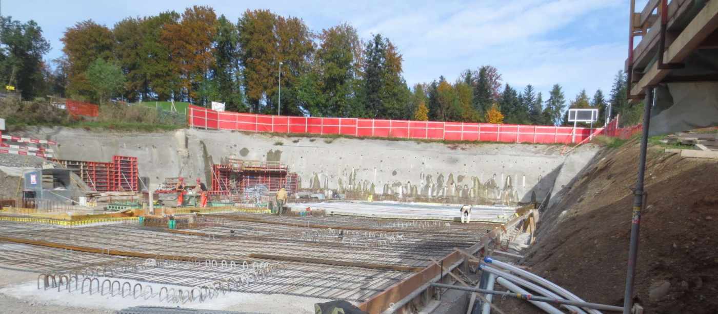 Gewerbehaus First, 8835 Feusisberg, Projekt und Baukontrollen Tragstruktur in Massivbauweise und Stahlbau, Projekt und Fachbauleitung Baugrube mit Baugrubensicherung