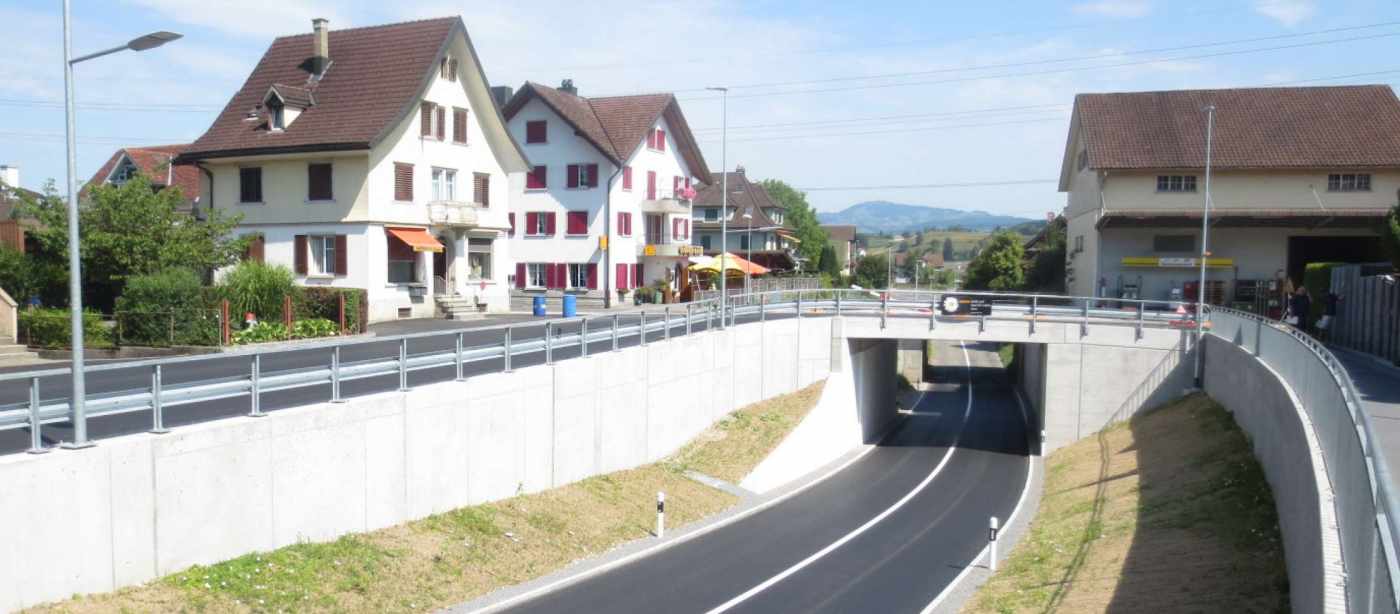 Neubau Brücke Bahnhofstrasse, 
Wangen, Projekt- und Bauleitung Brücken- und Tiefbauarbeiten, Statische Berechnung Kunstbauten