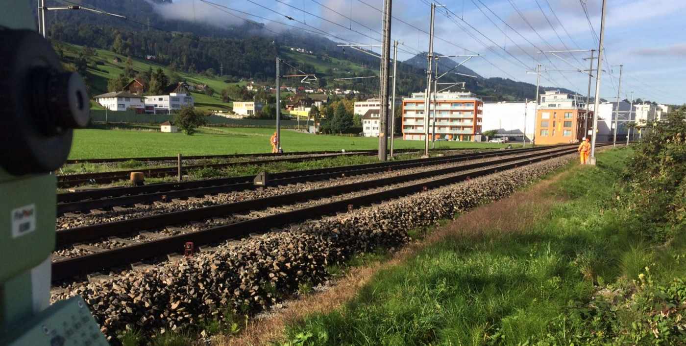 Querung Kernentlastung Ast West, Lachen, Überwachung- und Messkonzept, Installation von 80 Messpunkten, Visualisierung der Resultate online auf www.bauwerke-ueberwachen.ch