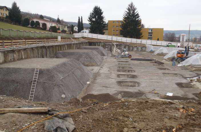 ÜB Grundächer, Wettswil, Projektierung und Bauleitung Hangsicherung mit einer verankerten Pfahlwand