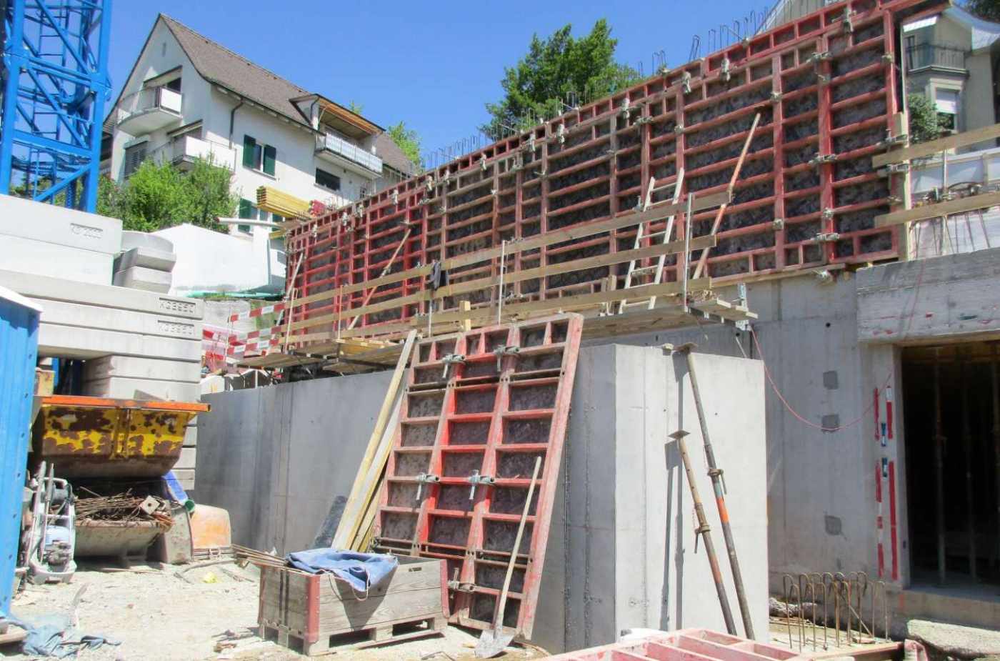 Neubau Einfamilienhaus Alte Landstrasse 65, 8700 Küsnacht, Projektierungund Baukontrolle der Tragstruktur und der Baugrubensicherung