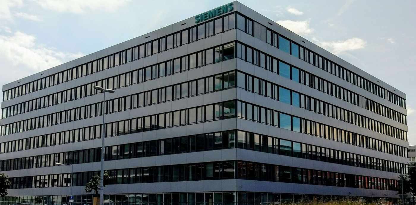 Siemens-Campus, Zug, Erstellung eines Baufixpunktnetzes, Überwachungen Baugrube, Gebäude, Rissmonitore, Nachbarsliegenschaften, Rohbauten, Bauabsteckungen Rohbau, Fassaden und Innenausbau, Datenaufbereitungen für die -Unternehmer, Kubaturenberechnungen, Meterrisse