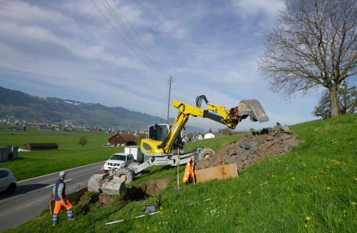 Baugrunduntersuchung Kantonsstrasse (Holeneich, Lägeten), 8856 Tuggen, 5 Baggerschlitze, 10 Ramsondierungen, Auswertung und Baugrundgutachten