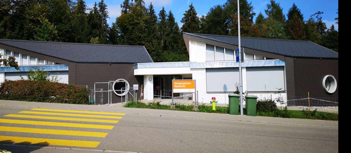 Sanierung Kindergarten Reidholz
8805 Richterswil, Projekt und Baukontrolle für die Tragstruktur in Massivbauweise. Beratung fürHolzbauweise