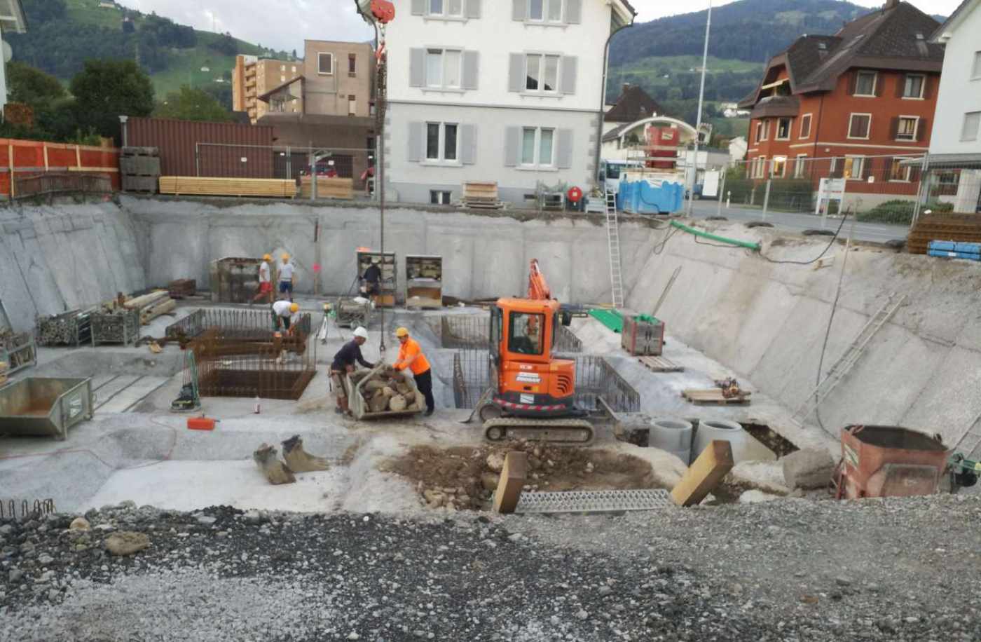 Neubau
Mehrfamilienhaus Impression 1, 
8854 Siebnen, Projektund Baukontrolle Tragstruktur in Massivbauweise, Projektund Baukontrolle Baugrube mit Baugrubensicherung