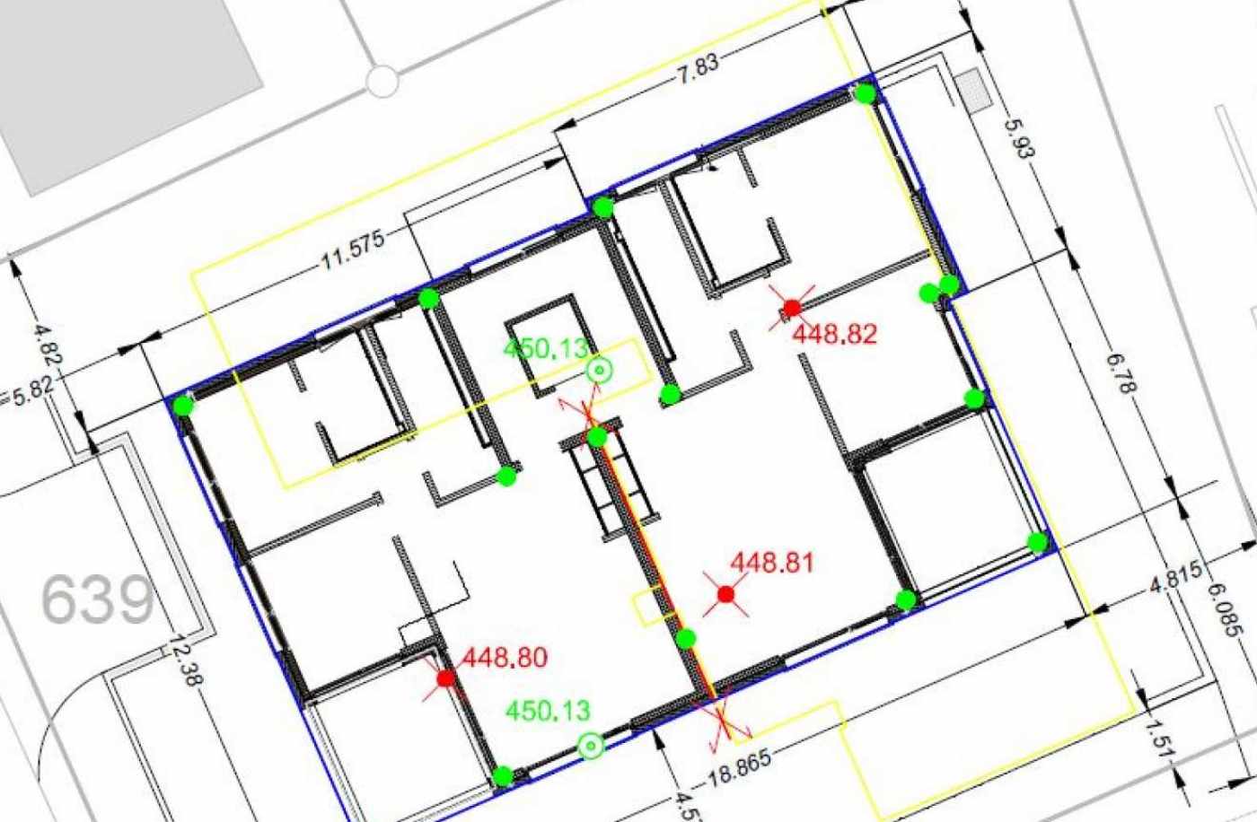 Neubau MFH Schulweg 1, Siebnen, Erfassung Grundlagedaten (DGM), Erstellung Baugespann, Kontrolle gewachsenes Terrain, Achsabsteckung, Protokollierung für die Baubewilligungsbehörde.