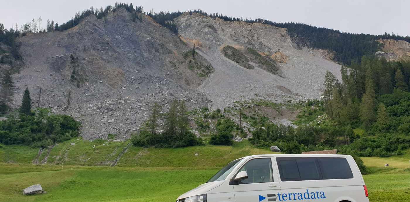 Rutschung Brienz/Brinzauls (GR)
2. Etappe, Insgesamt 5-6 Bohrungen bis 200m,,Inklinometerrohre RC70 oder RC85,,Teilweise Einbau mit CSM/TDR oder Glasfaser,,Porenwasserdruckgeber 1-2 Stk pro Bohrung,,5-6 Datalogger