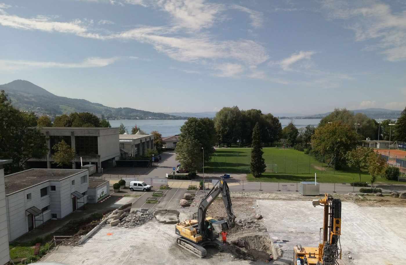 Umbau und Erweiterung Schulanlage Seefeld, Lachen, Baufixpunktnetz, Geodätische Überwachungen, Baubegleitende Vermessung, Geländeaufnahmen, Höhenaufnahmen