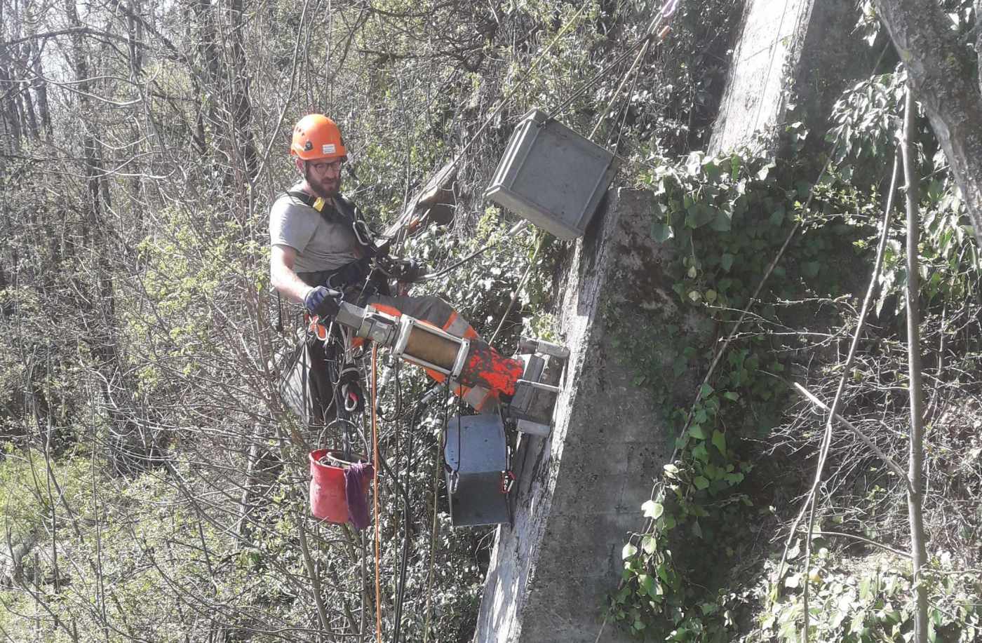 Ankerprüfung Jutzhubel Biel (BE), Feststellen der vorhandene Vorspannkraft von Stabankern:, 5 Stk Stump Duplex, NW 26,5mm, Mit Grobgewinde, 10 Stk Stump Duplex, NW 32mm, Mit Grobgewinde, 19 Stk Stump Duplex NW 36mm, Mit Grobgewinde, 2 Kraftmessdosen ablesen