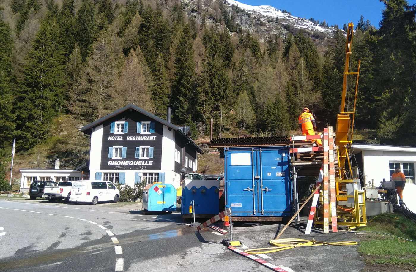 Sondierbohrung Aarmassiv OB2 
Tiefe 350m, 40° schräg, Oberwald VS, Bohrung 01:,,Optischer Bohrlochscanner, Akustischer Bohrlochscanner, Flowmeter mit Leitfähigkeit, Temperatur, Gamma, Fullwave Sonic (E-Modul- Berechnung), Dilatometermessungen, Porenwasserdruckgeber, Datalogger