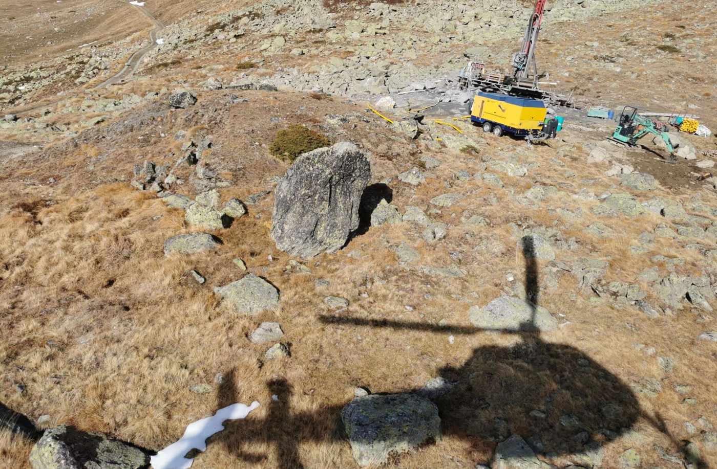 Cabane de Chanrion, 2460m, Val de Bagnes, VS, 5x Bohrungen vertikal 170m, resp. 27m tief,,Transport per Helikopter ab Le Châble (Bonatchiesse)