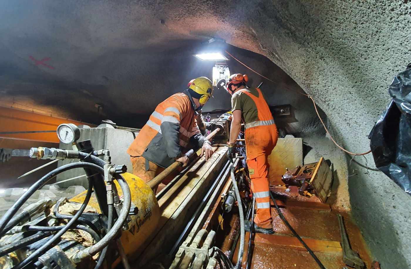 Ubicazione nuovo foro SB07, Centrale Lago Ritom, Bohrlochvermessung, Piotta TI, Bohrlochvermessung mit Gyrosonde, 22° von der Horizontalen nach oben geneigt, 300m lang