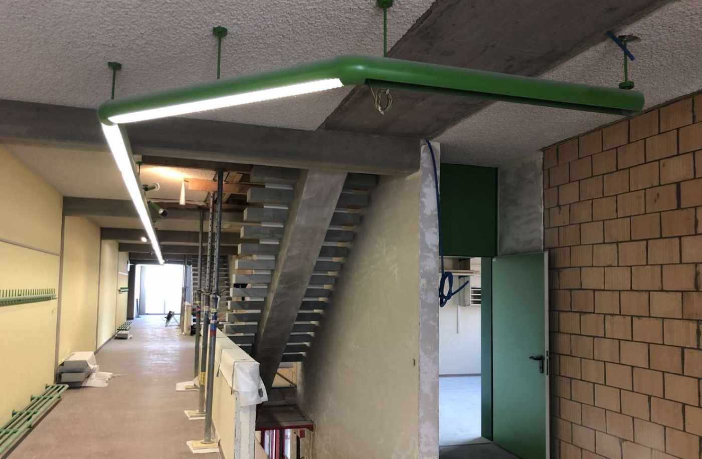 Erdbebenertüchtigung und Aufstockung Schulhaus Steinacher, Wädenswil, Erdbebenüberprüfung mit optimiertem Ertüchtigungsvorschlag, Projekt und Baubegleitung Umbauarbeiten inkl. Erdbebenertüchtigung, Projekt und Fachbauleitung Pfahlfundation, Projekt und Baukontrollen Stahlbetonarbeiten