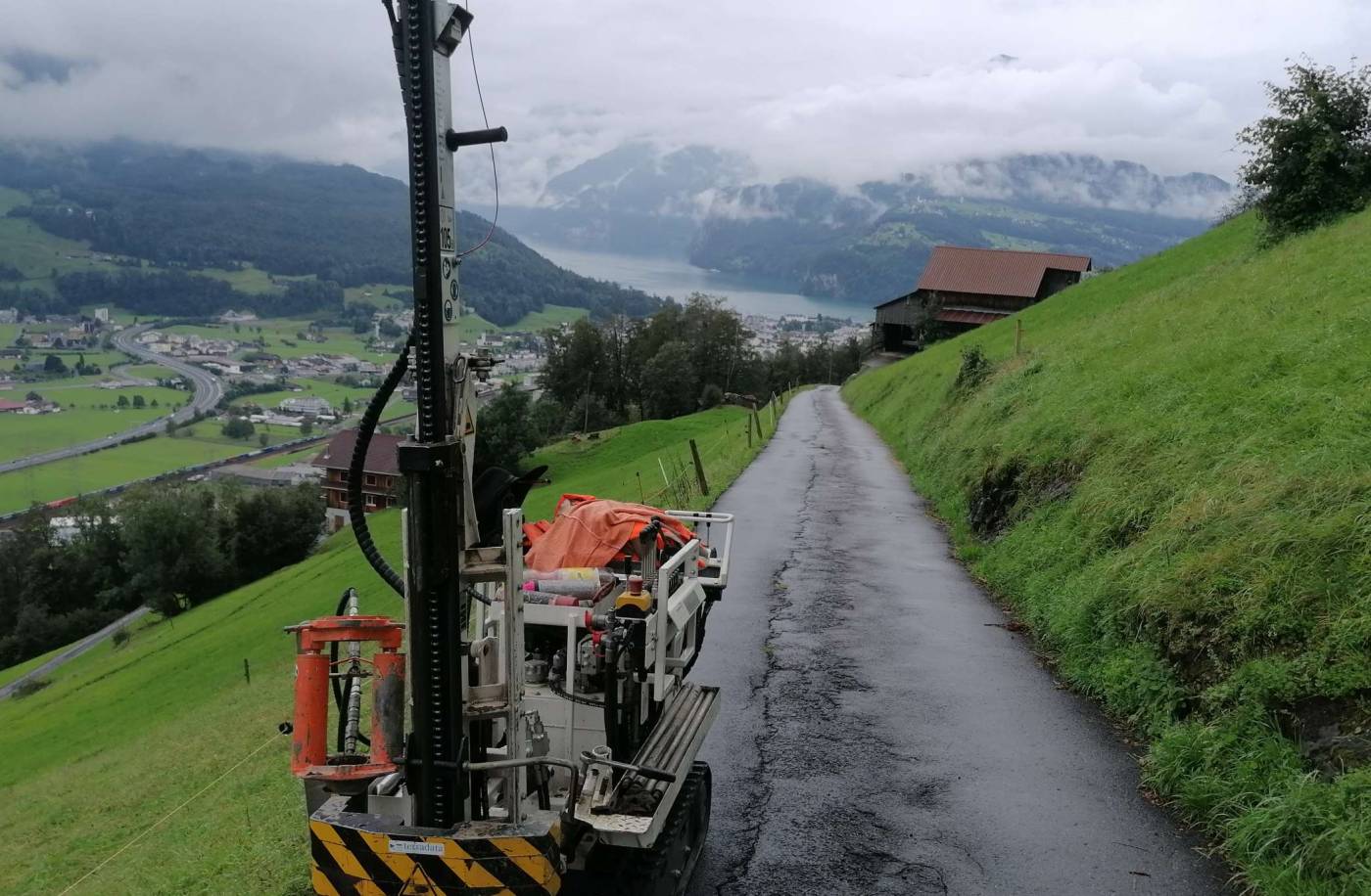 Rammsondierungen Urmibergstrasse, Seewen SZ, 19 Rammsondierungen von 0,5m bis 6m auf einer Länge von ca. 2,5 km an einer Bergstrasse