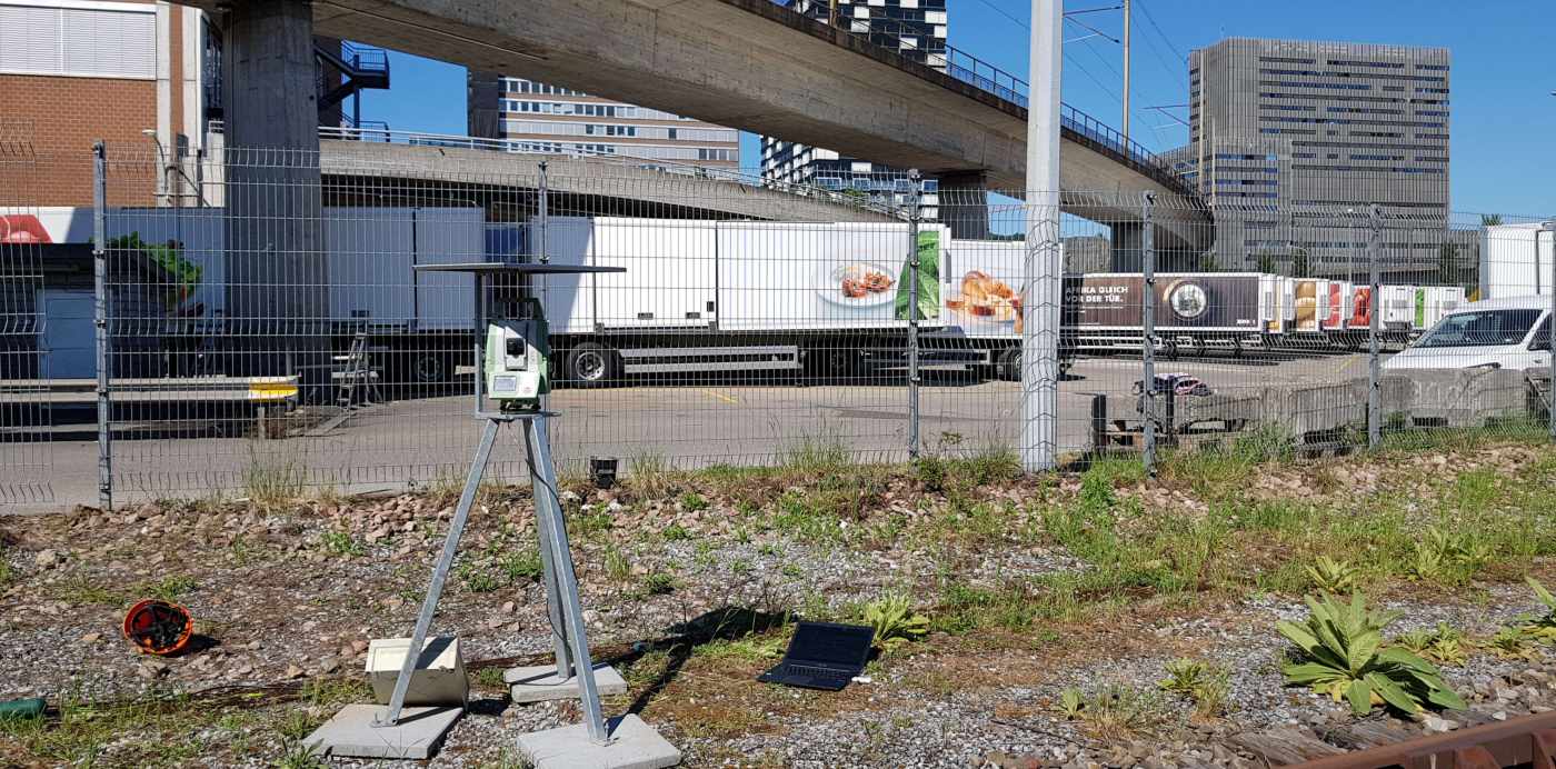 Migros Logistikzentrum, Manuelle Gleisüberwachung, Automatische Überwachung von Viaduktpfeilern mit einem automatischen Tachymeter, Visualisierung im Webportal