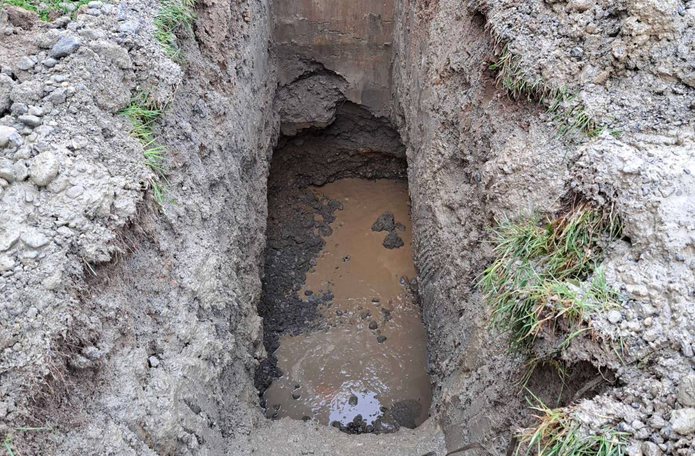 Neubau Erlenweg 3, Lachen, 1 elektrische Drucksondierung, 1 Baggerschlitz, Geologischer Schnitt, Geotechnischer Bericht