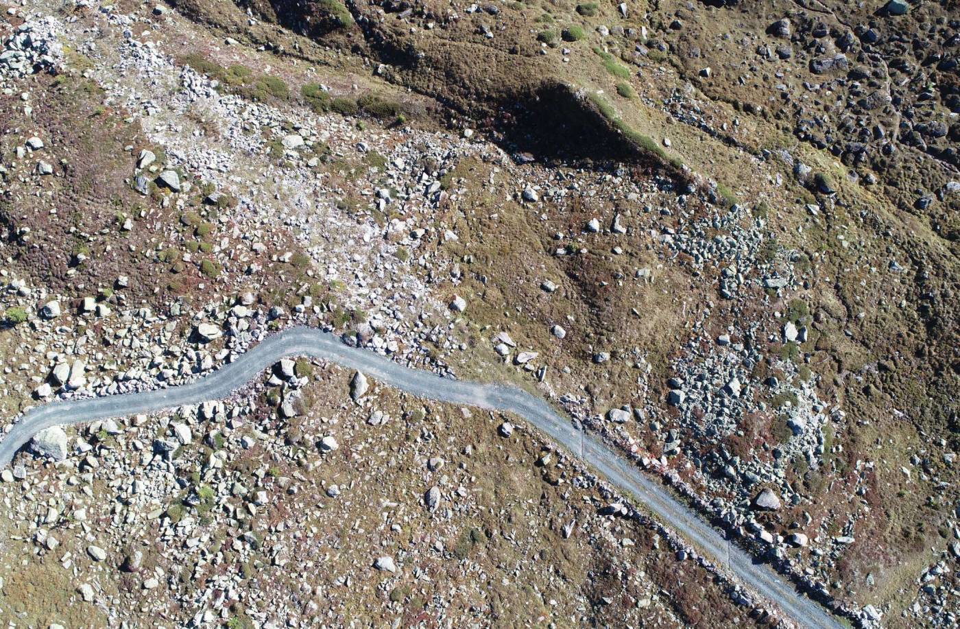 Drohnenvermessung Bergbahnen Corvatsch Diavolezza Lagalb, Ausgebildete Drohnenpiloten, Flugplanung, Passpunktmessung mit GPS, Befliegung mit einer Fixed-Wing- oder Quadrocopter-Drohne, Auswertung und Erstellung der georeferenzierten Punktwolke, Integration in das bestehende Geländemodell