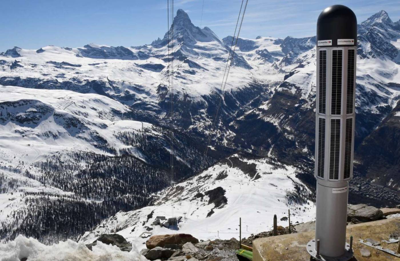 Monitoring Bergbahnen Zermatt
Permanente Stützen-Überwachungsmessungen, 9 GNSS: Überwachung mit hochpräzisen 4 Stunden-Lösungen, (< 3 mm in der Lage), 2 lokale GNSS-Referenzstationen, 2 Laserdistanzmessungen