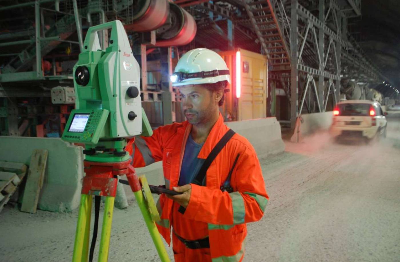 Ceneri-Basistunnel Bauherrenvermessung, Konzepte und, Fixpunktnetzen in Lage und Höhe, Vortriebskontrollen, Messungen mit dem Kreiseltheodolit, Baugenauigkeitskontrollen, Setzungsmessungen, Profilmessungen, Laserscaning Aufnahmen