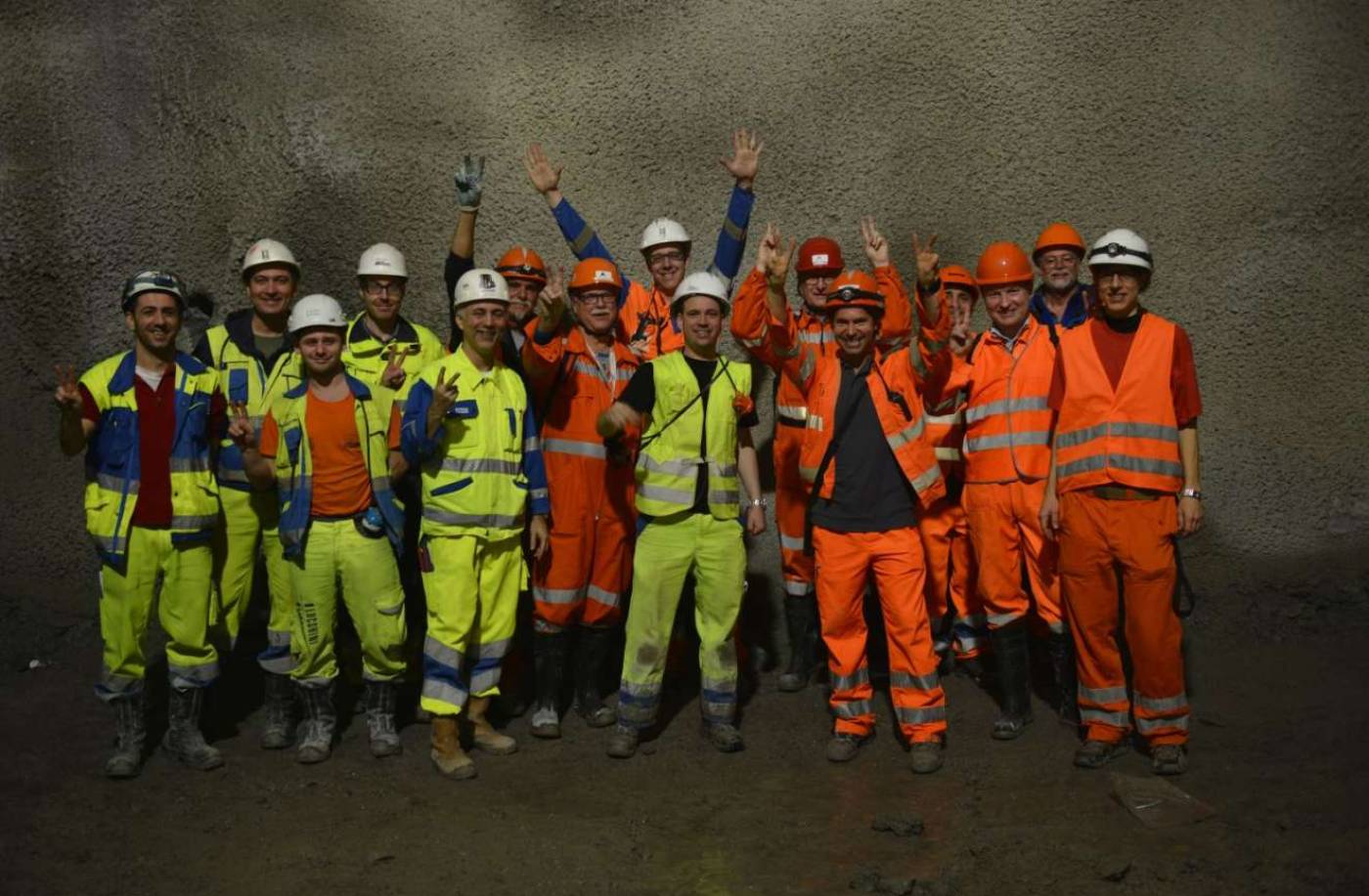 Ceneri-Basistunnel Bauherrenvermessung, Konzepte und, Fixpunktnetzen in Lage und Höhe, Vortriebskontrollen, Messungen mit dem Kreiseltheodolit, Baugenauigkeitskontrollen, Setzungsmessungen, Profilmessungen, Laserscaning Aufnahmen