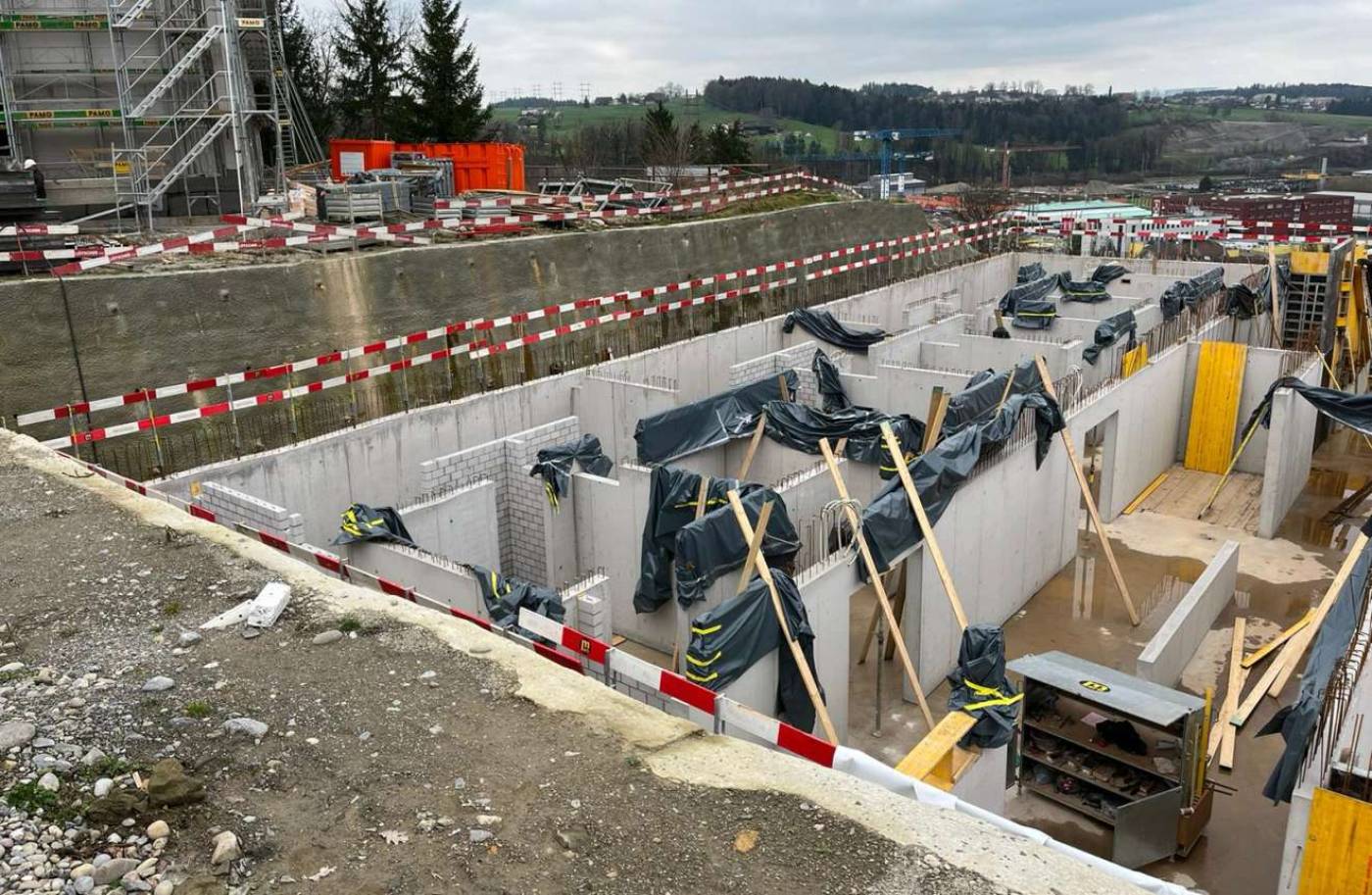Gesamtsanierung und Erweiterung Schule Littau Dorf, Entwässerungsplanung, Erschliessungs und Werkleitungsplanung, Planung Aushub und Böschungssicherung, Planung Fundationskonzept, Projektleitung Gesamtstatik mit Holzbau und Stahlbeton, Sanierung bestehender Schulbauten
