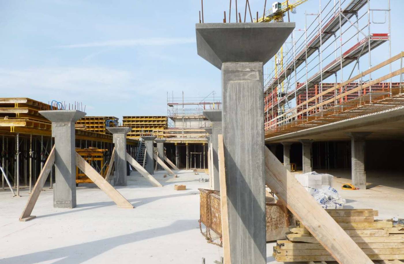 Wohn- und Gewerbegebäude Ortskern, Honau 1.Etappe, Baugrube, Baugrubensicherung, Werkleitung und Kanalisation, Tragwerksplanung, Baukontrollen