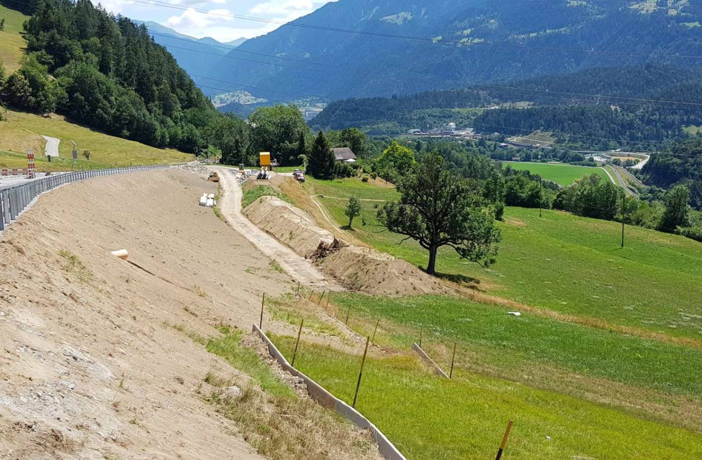 Strassenkorrektion Val Maliens, Grundlagenvermessung, Fixpunktnetze, Baukontrollen, Baufortschrittskontrollen, Digitale Geländemodelle