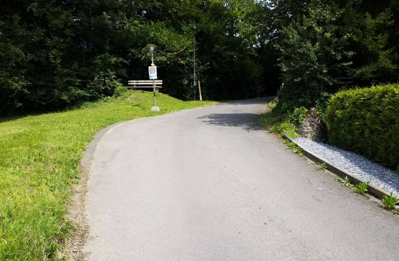 Strassenzustandskataster Greppen, Grundlagenbeschaffung, Aufarbeitung Datenbank für langfristiges Infrastrukturmanagement, Visuelle Zustandserfassung im Feld, Beurteilung Strassenzustände, Massnahmenkonzept inkl. Zeithorizont, Ermittlung approximative Grobkosten für die Finanzplanung