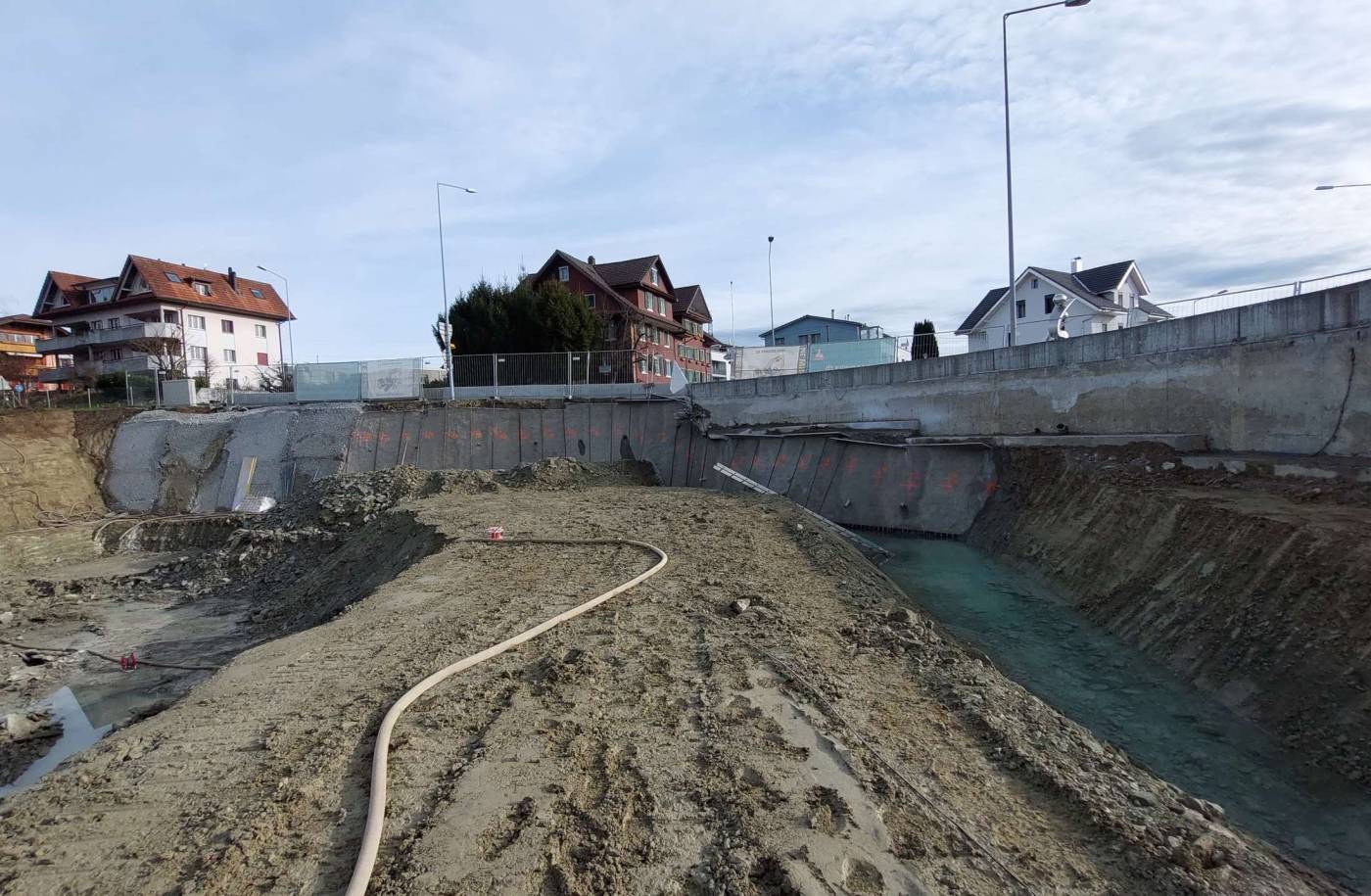 Ersatzneubau WGH Kreuz Bertiswil, Rothenburg, Riss- Zustandsaufnahmen, Baufixpunktnetz, Meterrisse, Datenaufbereitung BIM2Field, Baubegleitende Vermessungen