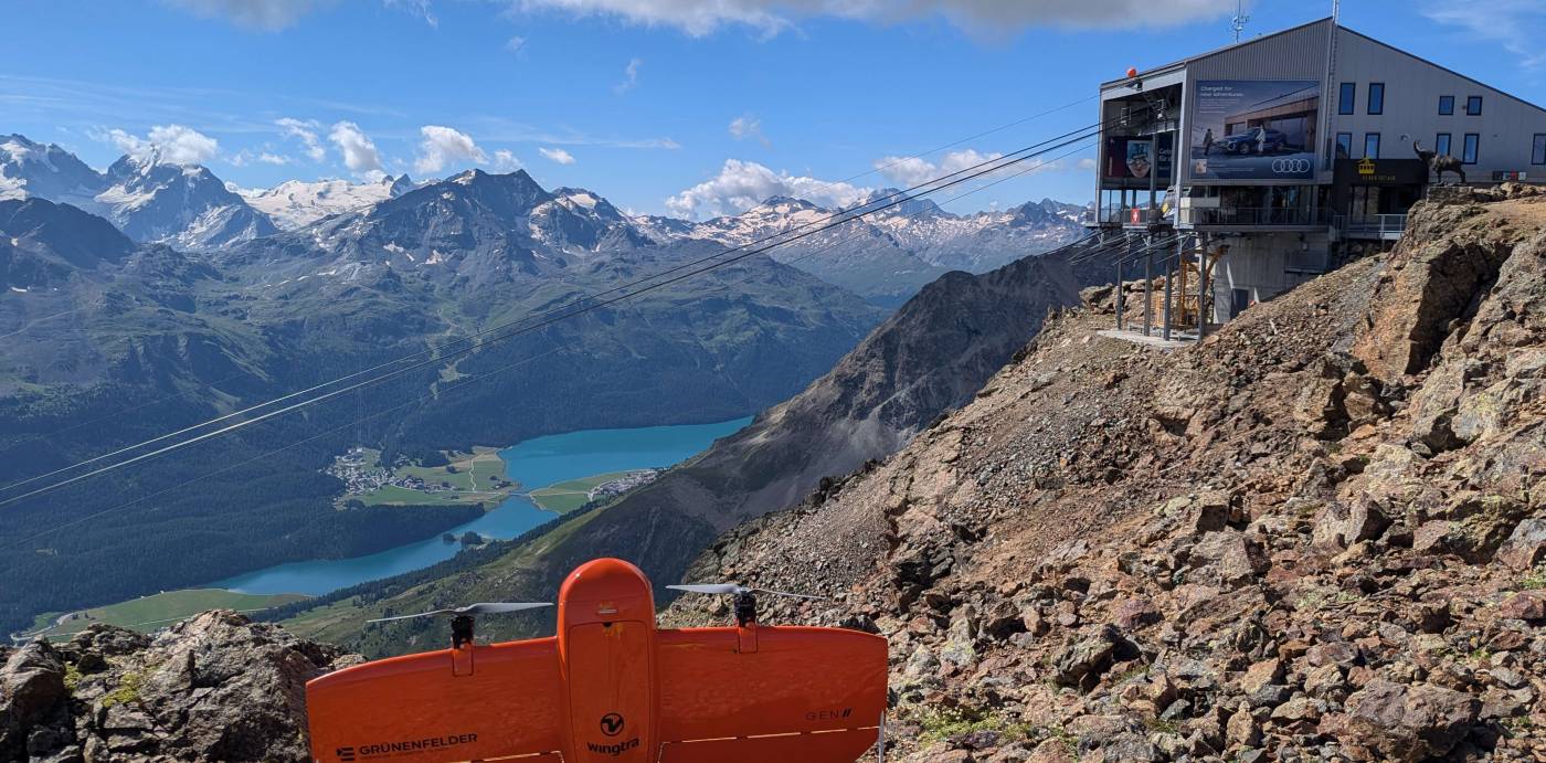 Permafrostüberwachung
Piz Nair, St. Moritz, Autom. und manuelle, tachymetrische 3D-Def.messungen, Autom. GNSS-Messungen, Autom. Crackmetermessungen, Autom. Kraftmessdosen, Autom. Temperaturmessungen, Betrieb Webcam, Flächenhafte Def.messungen Umgebung Bergstation mit Drohnen