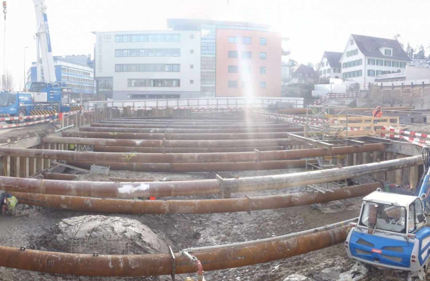 Bildungszentrum Zürichsee (BZZ)

Alte Landstrasse 40, 8810 Horgen, Planung, Projektierung, Ausschreibung und Begleitung der Ausführung von: gespriesster Spundwand, aufgelöster, rückverankerter Pfahlwand, Unterfangung, Wasserhaltung, Aushub.