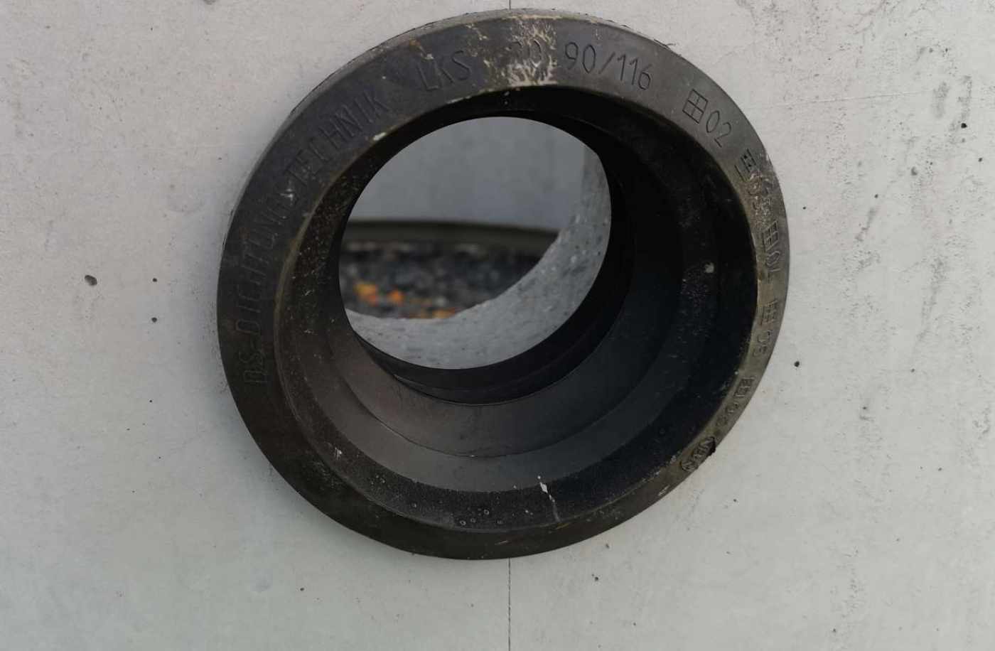 New DC Estée Lauder Grundstücksentwässerung, Galgenen, Bauprojekt, Bewilligungsprojekt, Ausführungsprojekt, Technische Bauleitung, Abnahme, Abschluss