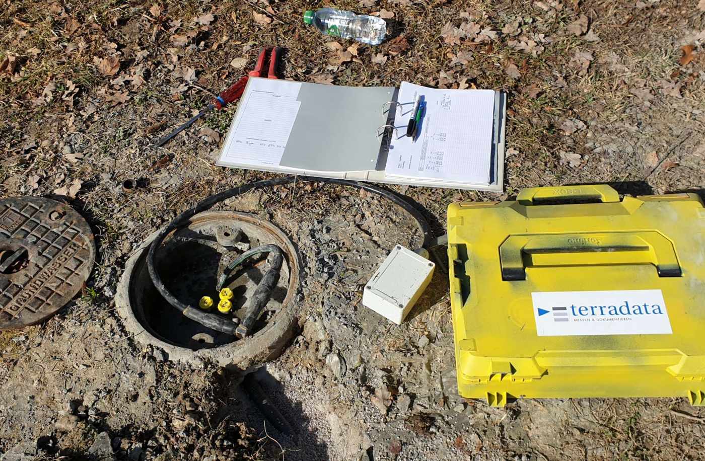 Inertstoffdeponie ISD Eichenkeller
Reigoldswil BL, 2x CSM (Koaxialkabel) à 40m, , 1x 2-fach Extensometer 15/30m, 1x 3-fach Extensometer 10/22/30m