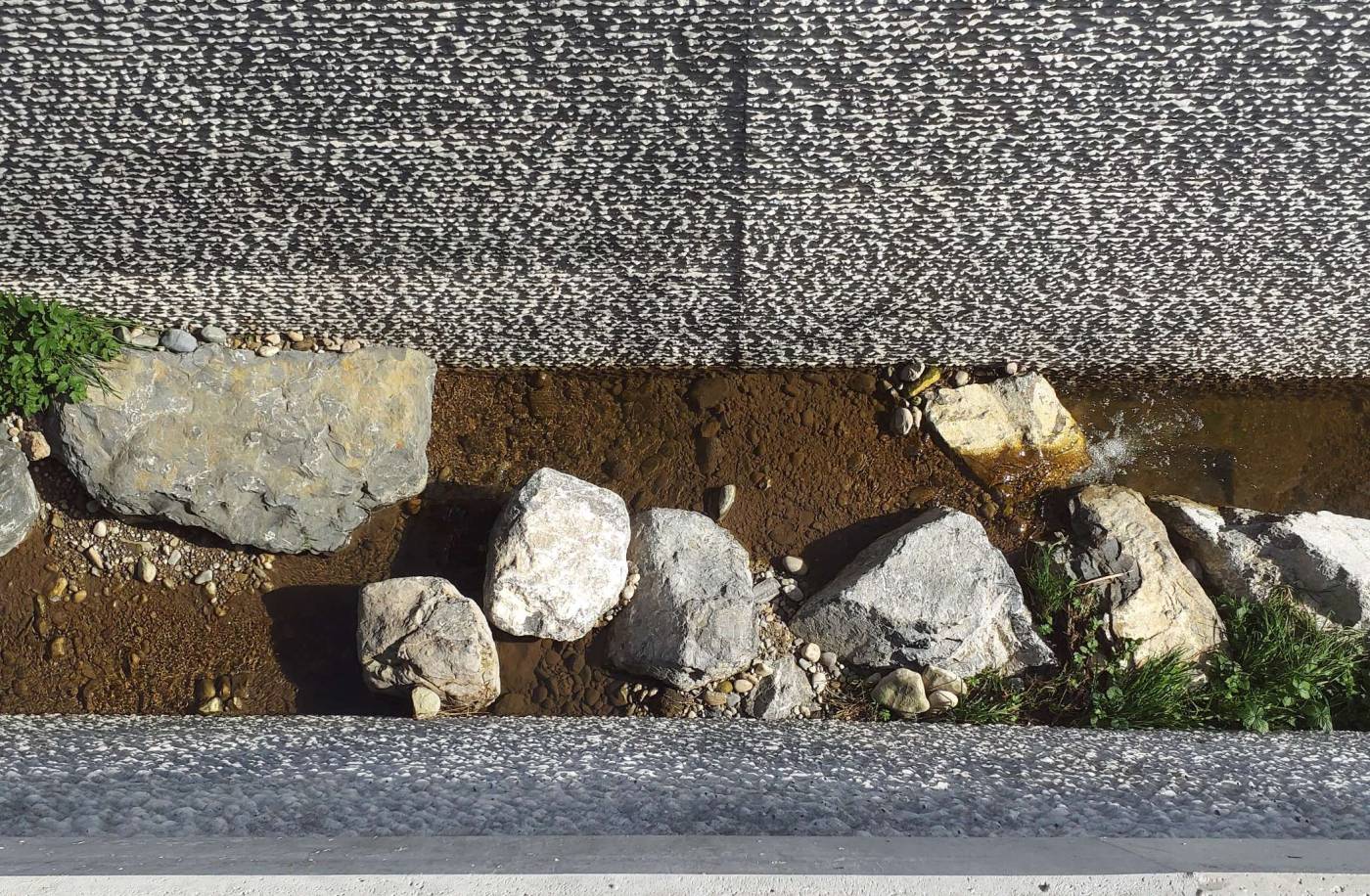 Ausbau Russiker Dorfbach 2. Etappe, Machbarkeitsstudie 2014, Vorprojekt 2015, Bauprojekt 2017, Realisierung 2021/2023, Abschluss 2024