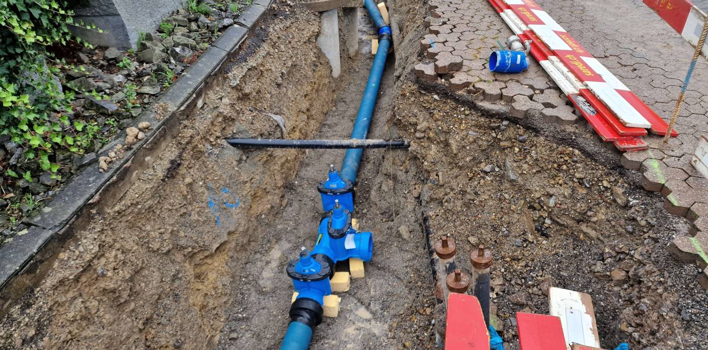 Ersatzneubau Wasserleitung Sonnenterrasse, Greppen, Grundlagenbeschaffung, Koordination Werke, Vorprojekt, Bauprojekt, Submission, Ausführungsprojekt, örtliche Bauleitung, Ausmass, Abrechnung, Kostenkontrolle, Inbetriebnahme