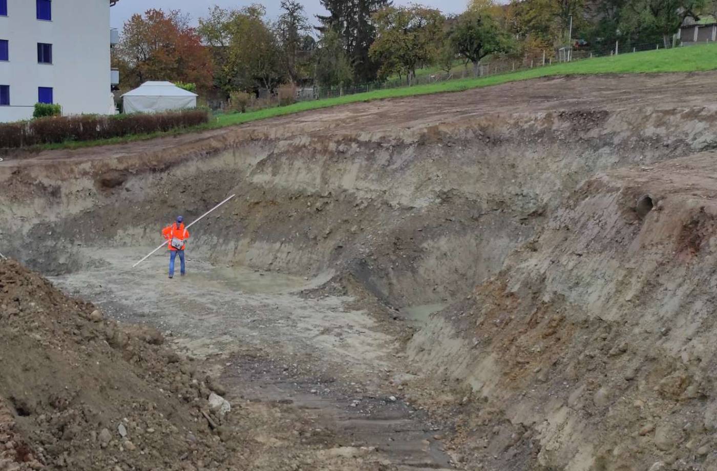 Wohnüberbauung
Lenzstrasse- Hintere Bergstrasse,
Reinach (AG), Aushubplan mit Böschungssicherung und Entwässerungsplanung, Tragwerksplanung mit Abdichtungskonzept, Schalungs- und Bewehrungspläne, Baukontrollen, Bachöffnung und Umlegung