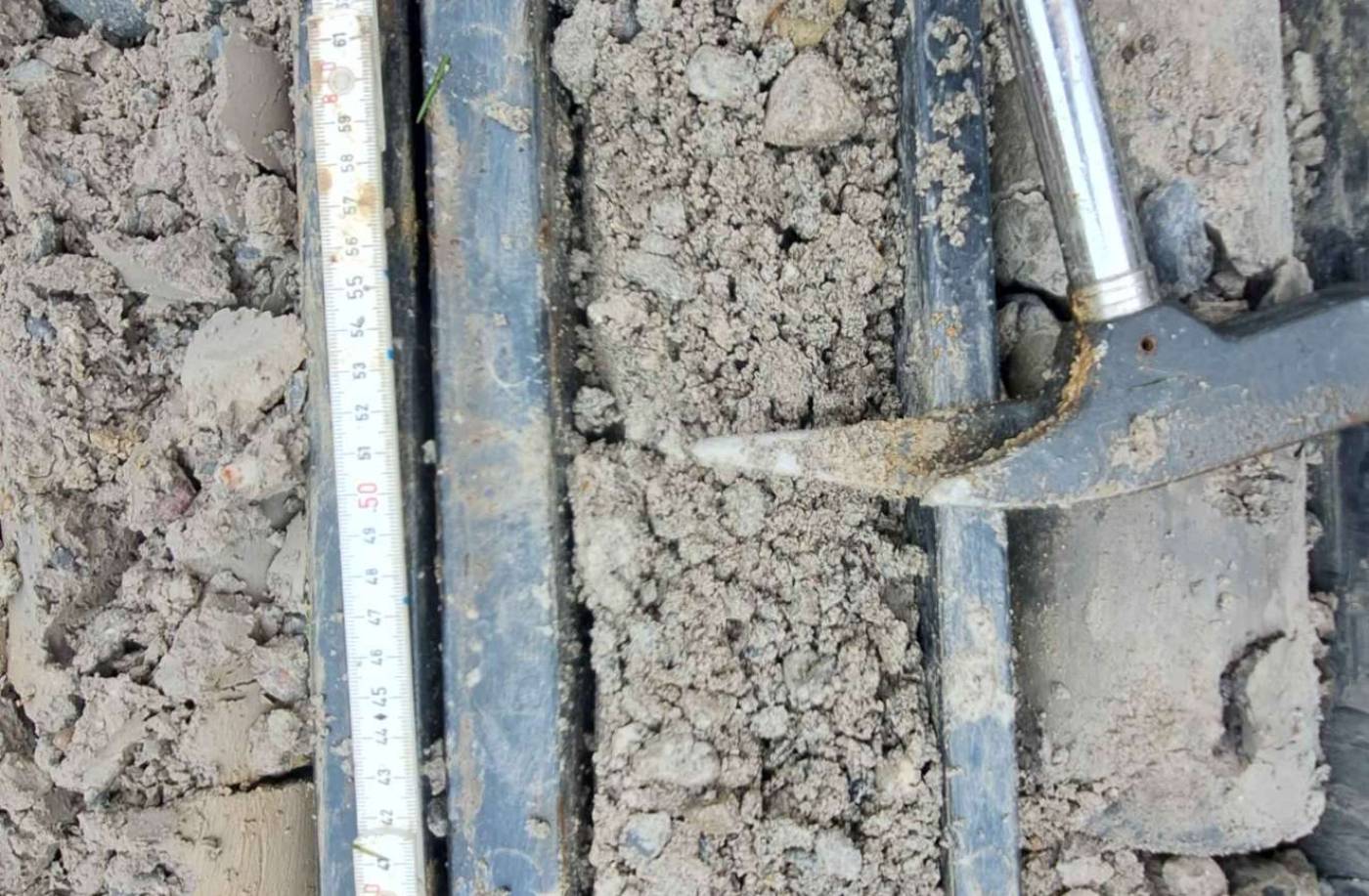 Baugrunduntersuchung Schönau-Areal, Wetzikon, 5 Rotationskernbohrungen, 9 Baggerschächte, 3 Sickerversuche, 12 Rammsondierungen, 11 Piezometer, Probenahme und chemisch Analysen, Geotechnischer Bericht