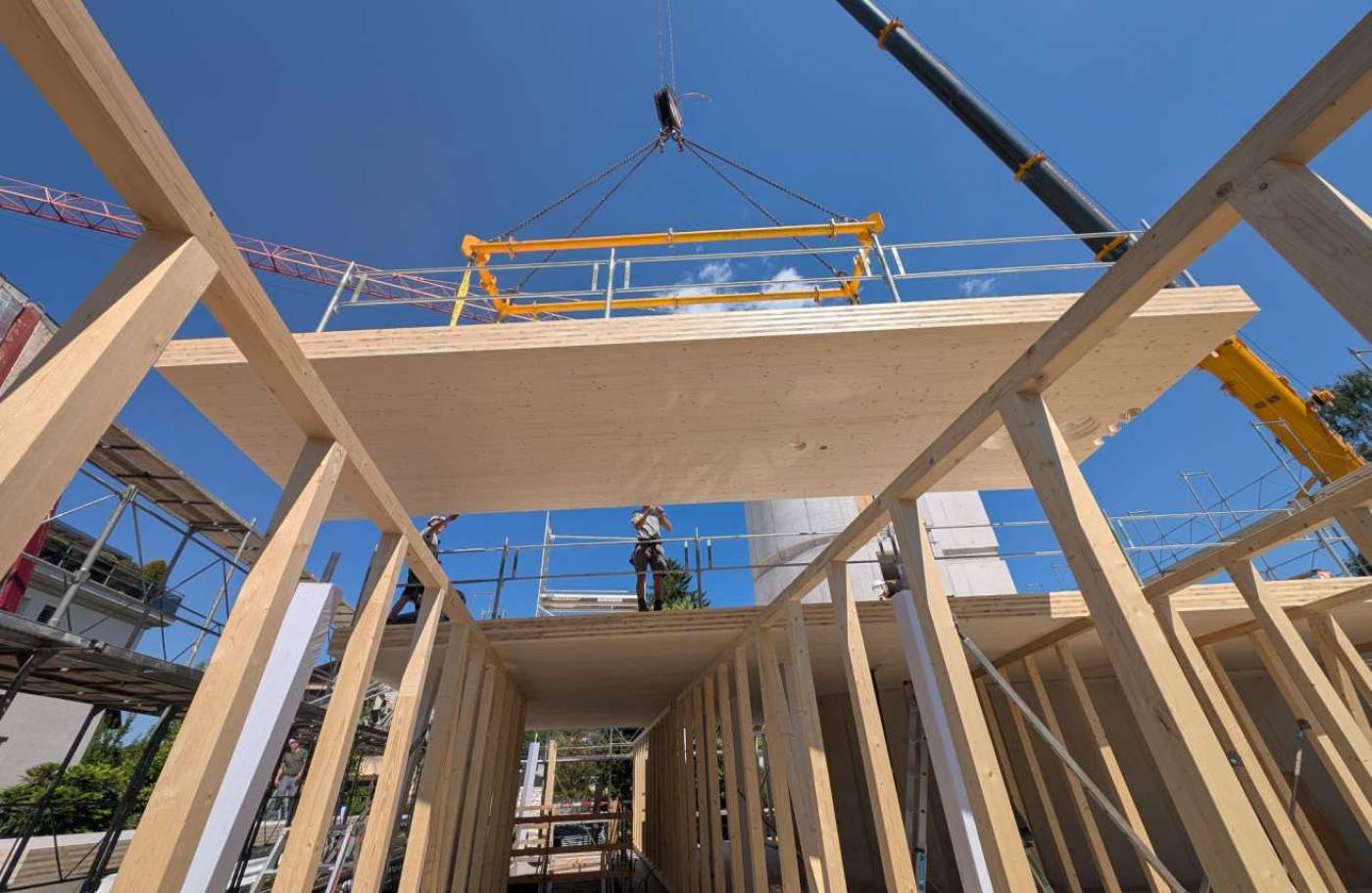 Gewerbe und Wohnhaus Uetikon, Projektierung, Bemessung und Realisierung Holzbauarbeiten