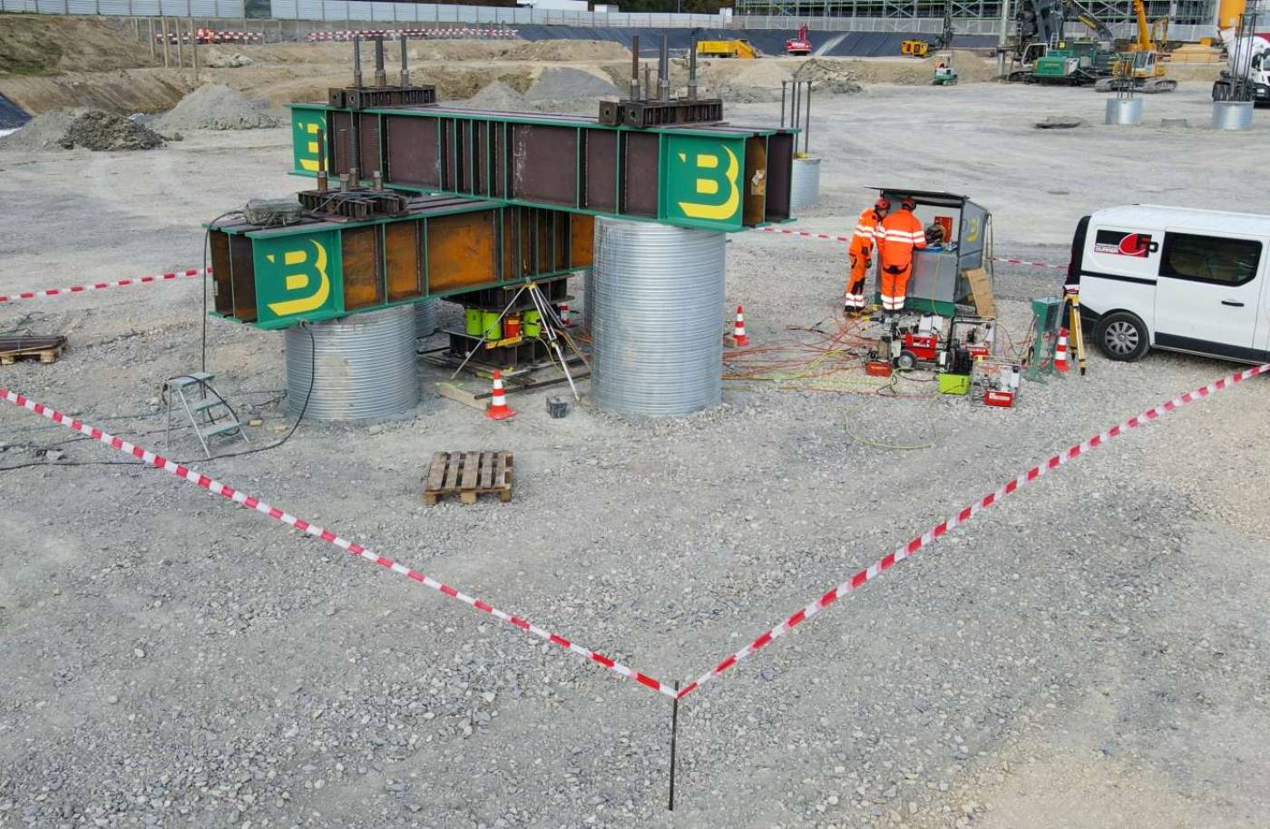 Pfahlbelastungsversuch
Verteilzentrum Denner


Route de La Plaine 2, Aclens (VD), Optimierung der Pfahlfundation, Projektierung, Begleitung und Auswertung der statischen Pfahlprüfung