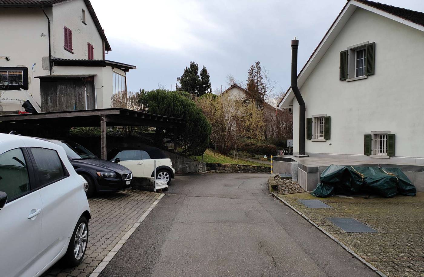 Quartierplan Blumenweg, Stäfa, Unterstützung der Grundeigentümer, Planung der Erschliessungsanlagen, Neuordnung der Grundbuch- anmerkungen und Dienstbarkeiten, Kostenteiler und Kostenverleger, Kontakt mit kantonalen Amtsstellen und der Gemeindeverwaltung, Durchführung von Grundeigentümer- versammlungen