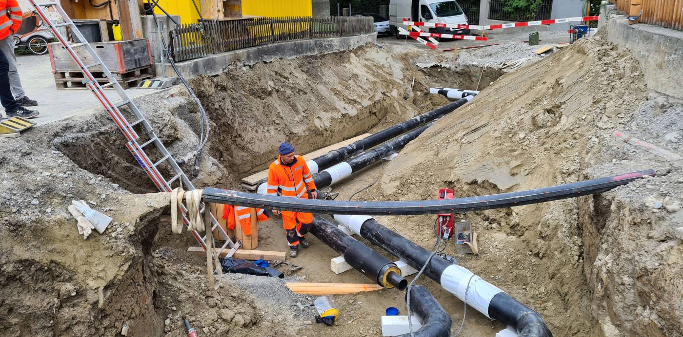 Chur: Sanierung Splügenstrasse, Projekt- und Bauleitung, Ersatz Kanalisationsleitung, Ersatz Wasser- und Gasleitung, Neubau Fernwärmeleitung, inkl. neue Hausanschlüsse, BehiG Bushaltestelle, Variantenstudie neuer Querschnitt mit Gehweg und Radstreifen