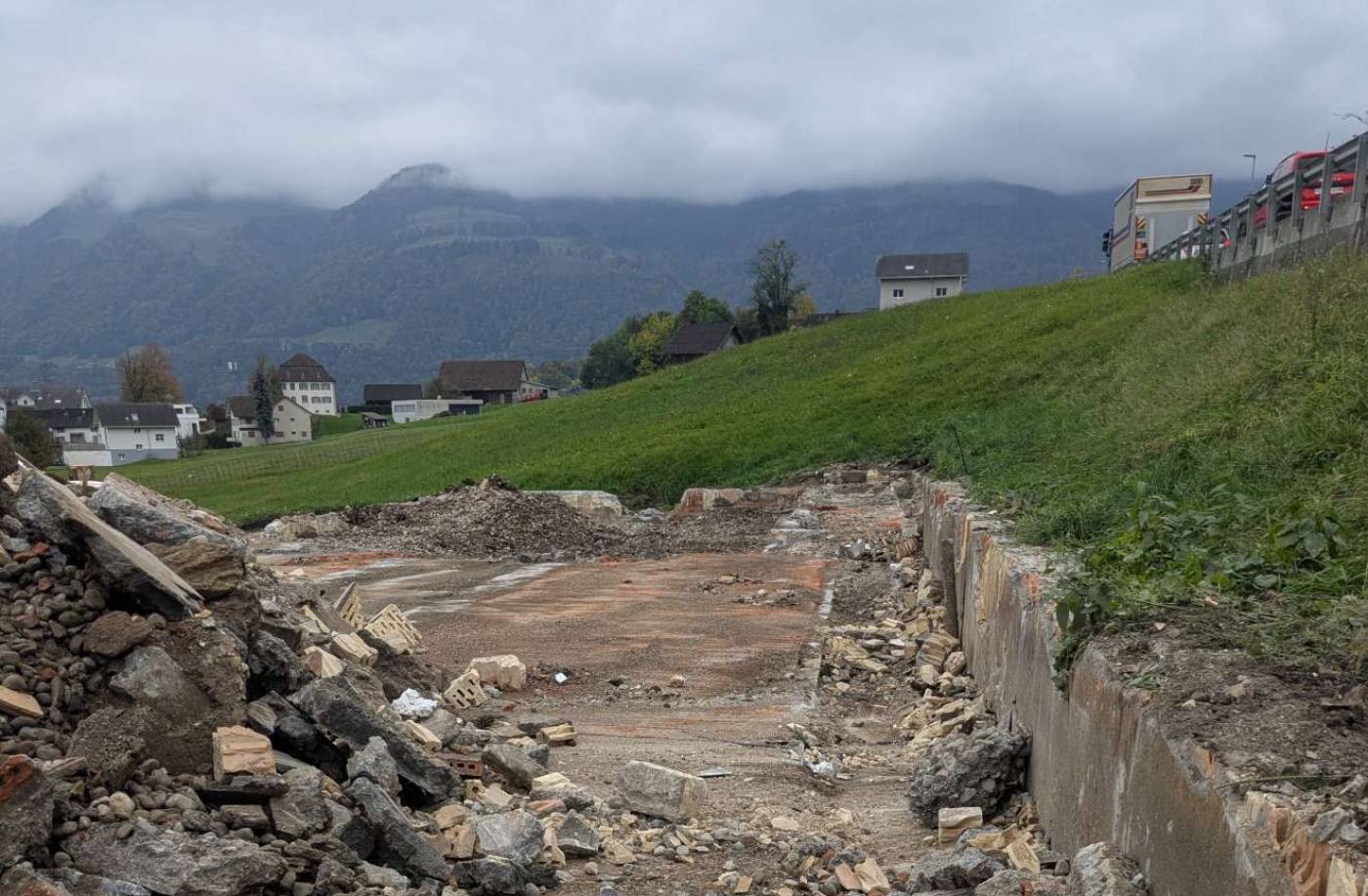 Überbauung Schlüsselweg, Tuggen, Projekt und Baukontrolle in Massivbauweise, Projekt und Fachbauleitung Baugrubenarbeiten und Fundation mit Pfählung