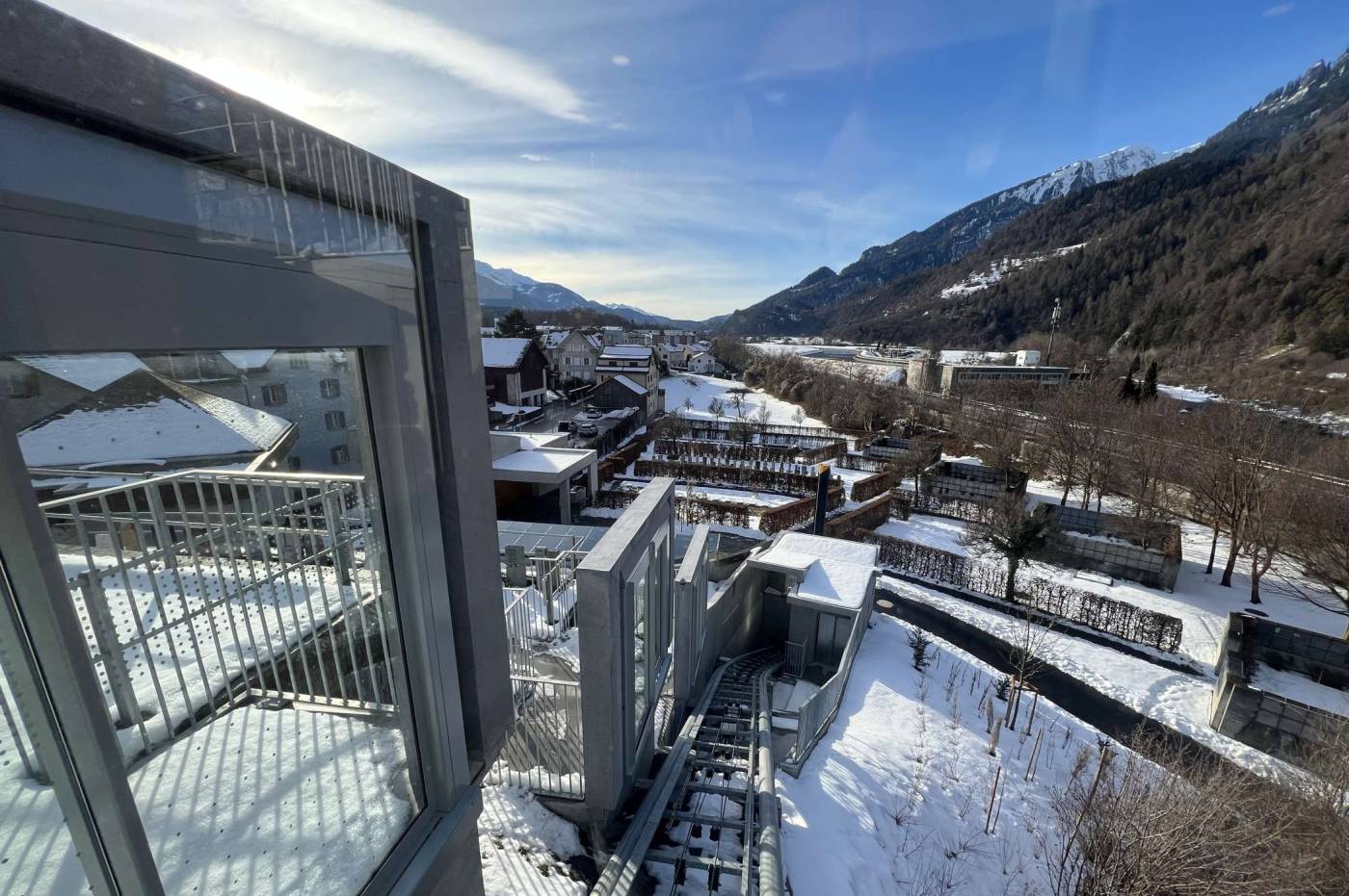 Friedhoferschliessung mit Schräglift  Domat/Ems, Die Grünenfelder und Partner AG hat den gesamten Massivbau geplant und die Bauarbeiten inklusive Koordination mit dem Liftbauer begleitet.