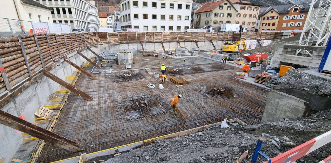 Domat/Ems: Residenza Ensemen, SIA Phasen 31 - 53, Baugrubensicherung in bebautem Gebiet, Schutzraumstatik, inkl. Bericht, Unterfangung bestehende Gebäude, Einstellhalle, Massivbau und Holzbau