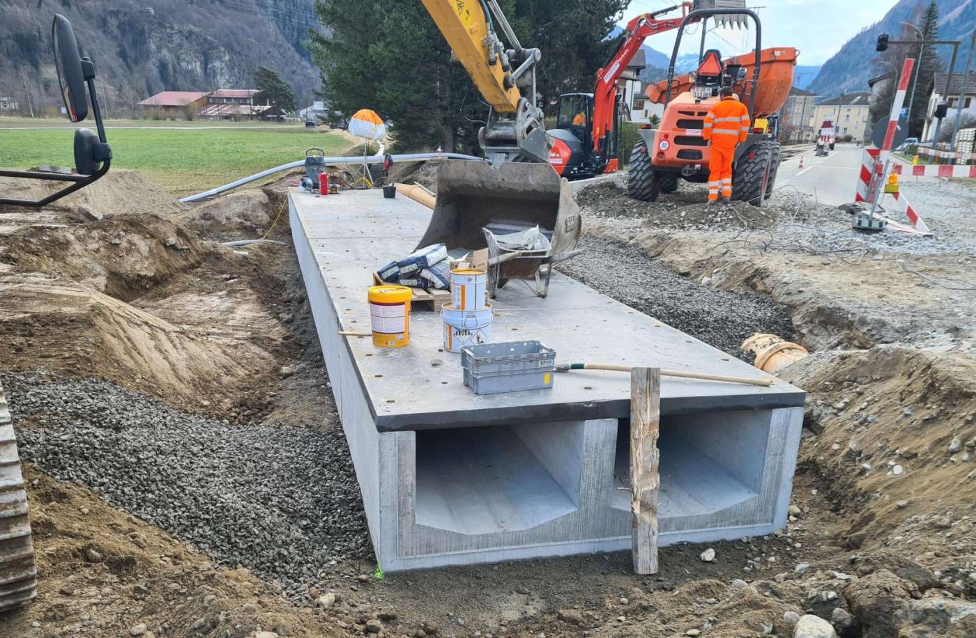 Kreuzungsgleisverlängerung Spinadascio, Als Gesamtleiter und Projektverfasser haben wir sämtliche SIA-Projektphasen vom Vorprojekt - Ausführung/ Inbetriebnahme bearbeitet., Die Koordination der verschiedenen Fachstellen ist ein sehr entscheidender Erfolgsfaktor bei der Projektbearbeitung, welche wir zusammen mit dem PL-RhB wahrgenommen haben.